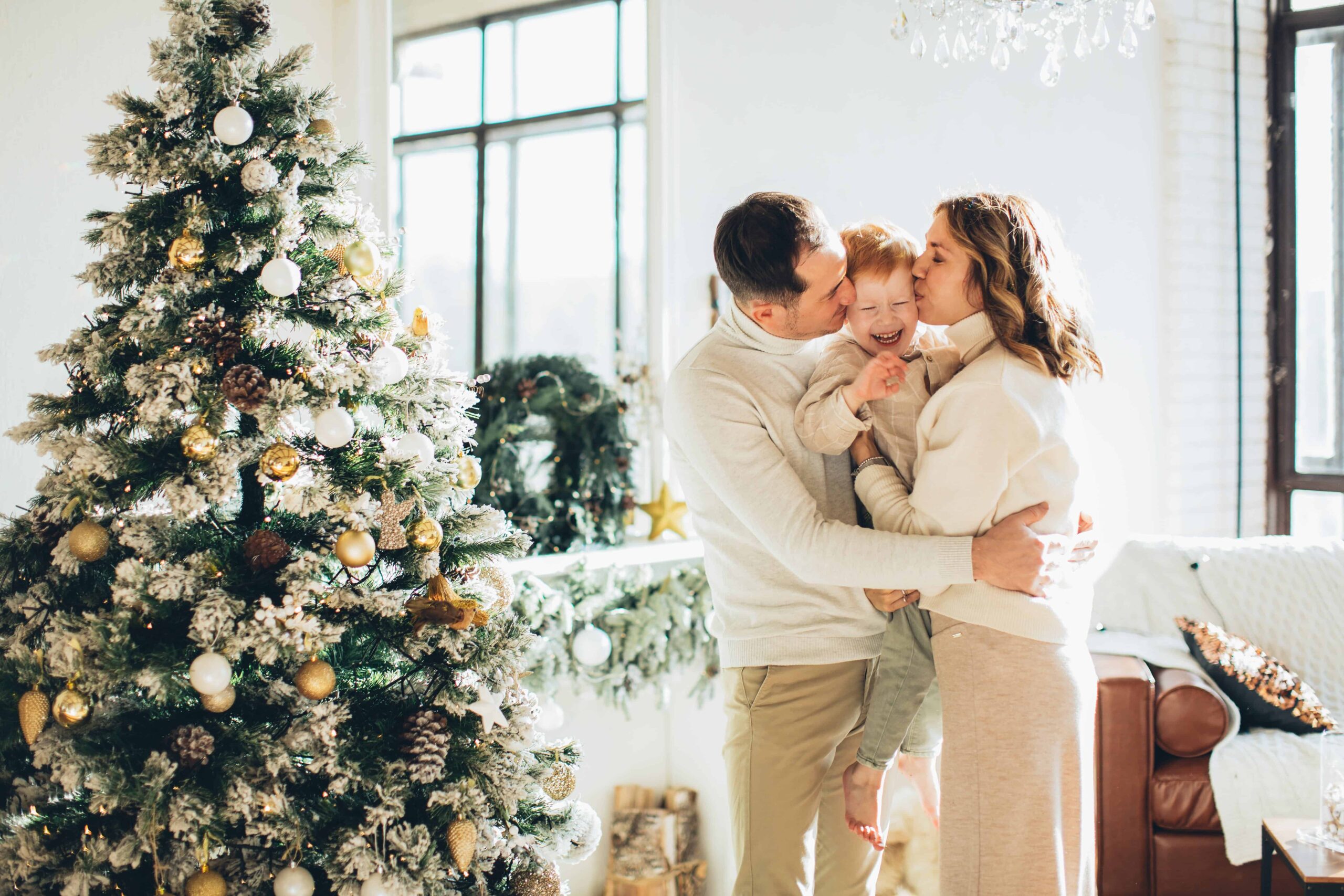 Unwrapping the Mystery of Bad Breath: Causes & Treatments for Mistletoe Moments